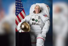 Army major becomes first reservist to receive rare Astronaut Device