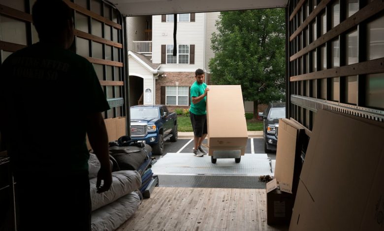 Military families see bumpy start to household goods moving program