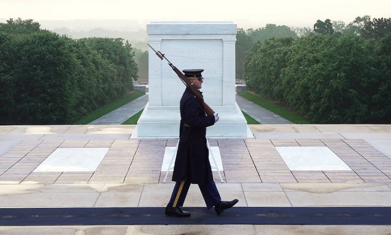 For one sentinel, a final walk at the Tomb of the Unknown Soldier For one sentinel, a final walk at the Tomb of the Unknown Soldier