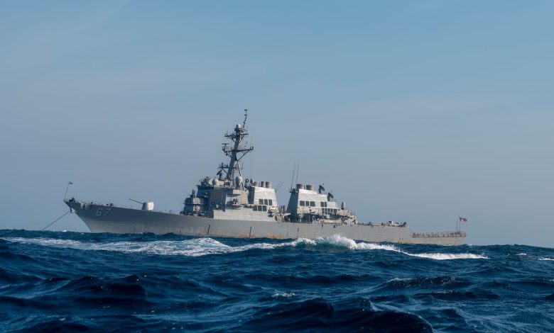 Navy destroyer transfers 245 kilograms of seized contraband at sea Navy destroyer transfers 245 kilograms of seized contraband at sea
