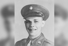 This US paratrooper faced down 100 Nazis and two tanks… and won
