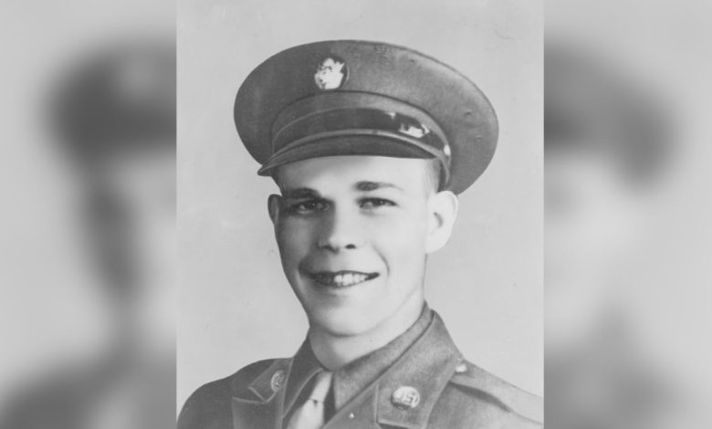 This US paratrooper faced down 100 Nazis and two tanks… and won This US paratrooper faced down 100 Nazis and two tanks… and won