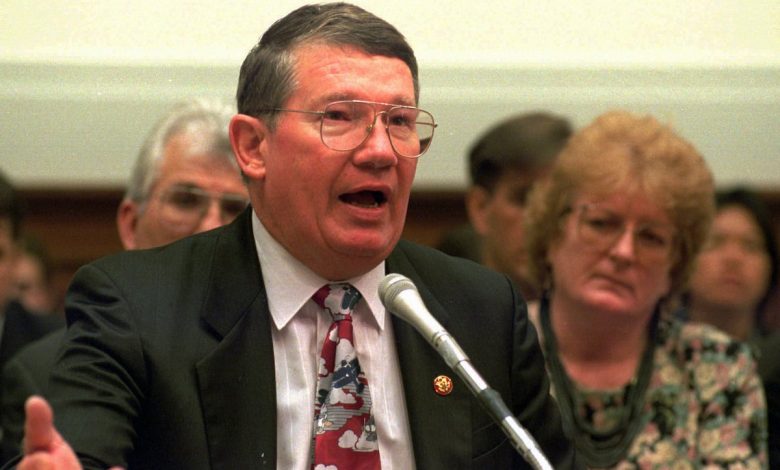 Duke Cunningham, Navy flying ace who later accepted bribes, dies at 83 Duke Cunningham, Navy flying ace who later accepted bribes, dies at 83