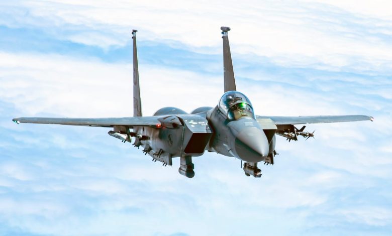 F-15E lands safely in Japan after wheel falls off