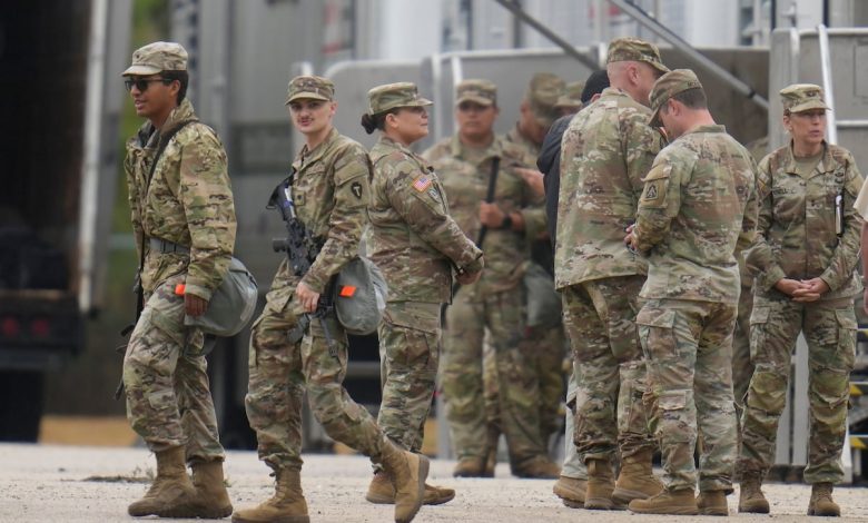 Texas National Guard members arrive in Illinois