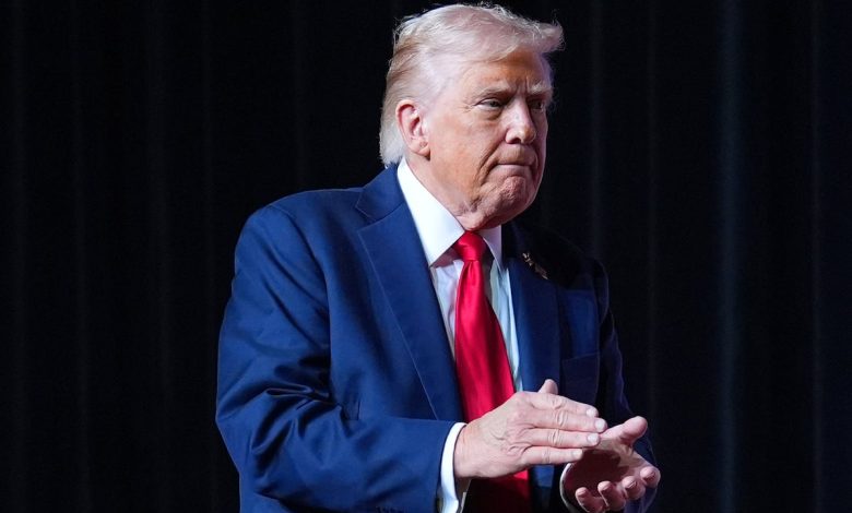 Trump directs Pentagon to pay troops despite shutdown
