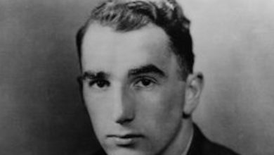 This Korean War aviator was the first helicopter pilot to receive MOH