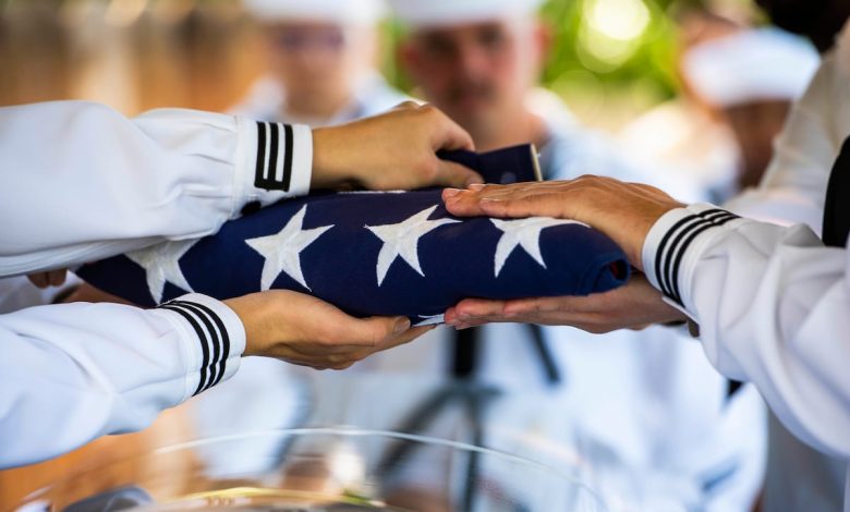 Navy sailor dies after attempting to rescue children at Hawaii beach