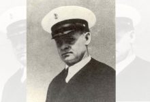 With his bare hands, this sailor sealed off his ship to save its crew