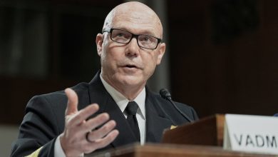 Navy admiral who oversaw strike on boat survivors to brief lawmakers