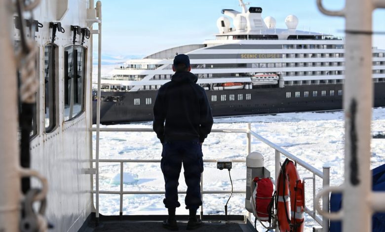 Coast Guard rescues cruise ship stuck in Antarctic ice Coast Guard rescues cruise ship stuck in Antarctic ice