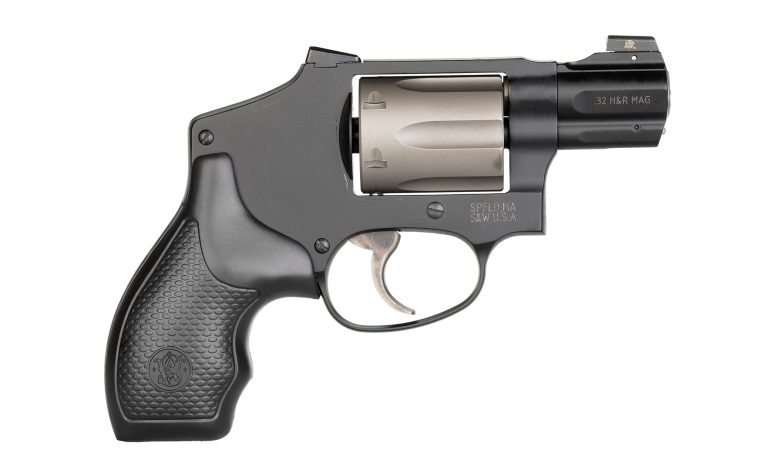 Review: Smith & Wesson Model 432 UC Revolver Review: Smith & Wesson Model 432 UC Revolver