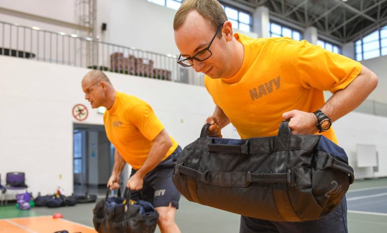 Gold PT uniform phaseout set as Navy streamlines sailors’ seabag