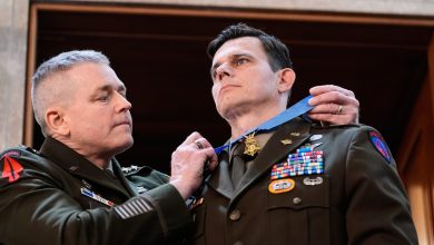 Army helicopter pilot wounded during Maduro raid receives Medal of Honor during State of the Union