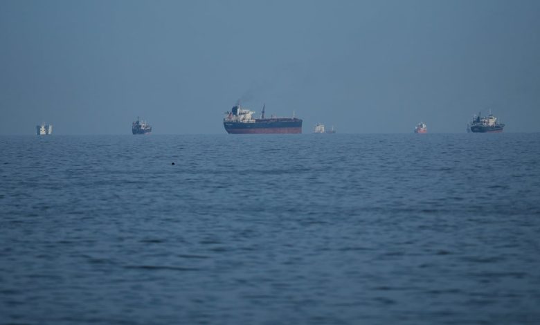 The ‘simple maneuver’ of opening Hormuz strait carries great risks, analysts say