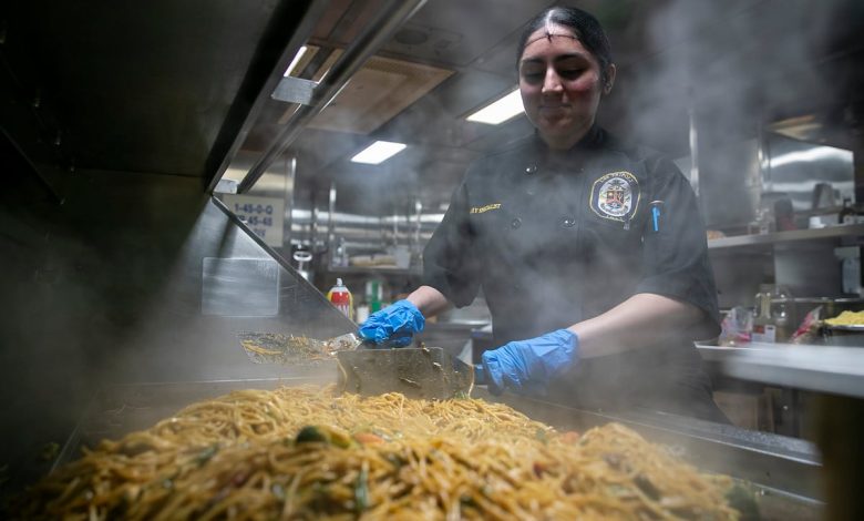 CNO denies reports of poor food service aboard Navy vessels