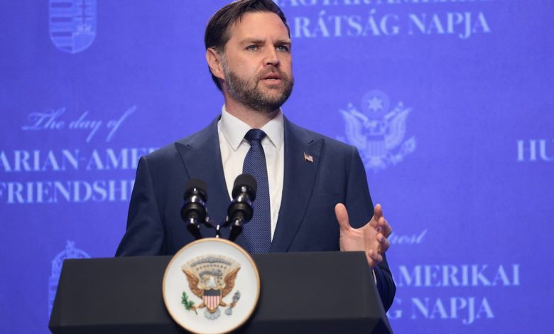 US hits military targets on Iran’s Kharg Island US hits military targets on Iran’s Kharg Island