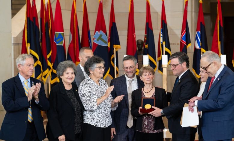 Army veteran tasked with prosecuting Nazi death squads awarded Congressional Gold Medal Army veteran tasked with prosecuting Nazi death squads awarded Congressional Gold Medal