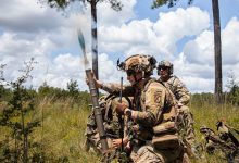 Army mortar crews trade laptops for phone app