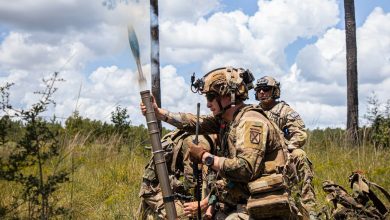 Army mortar crews trade laptops for phone app