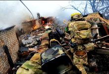 🔴 UKRAINE WAR – Ukrainian Special Assault Units Storm Russian Held Village in Heavy Urban Combat