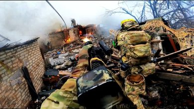🔴 UKRAINE WAR – Ukrainian Special Assault Units Storm Russian Held Village in Heavy Urban Combat 🔴 UKRAINE WAR – Ukrainian Special Assault Units Storm Russian Held Village in Heavy Urban Combat