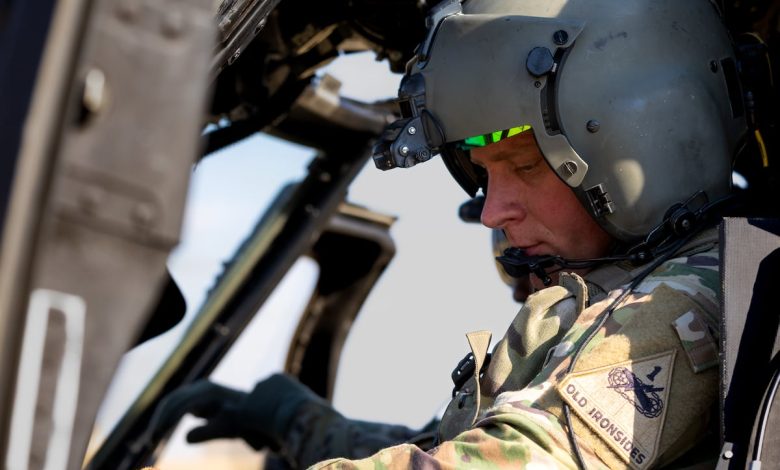 Army offers bonuses topping 0K to keep aviation warrant officers in uniform Army offers bonuses topping 0K to keep aviation warrant officers in uniform