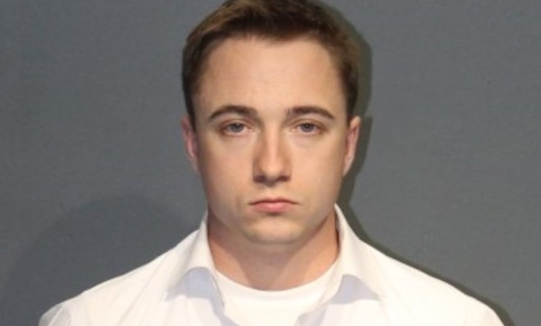 Pardon issued for sailor convicted of illegally selling machine guns Pardon issued for sailor convicted of illegally selling machine guns