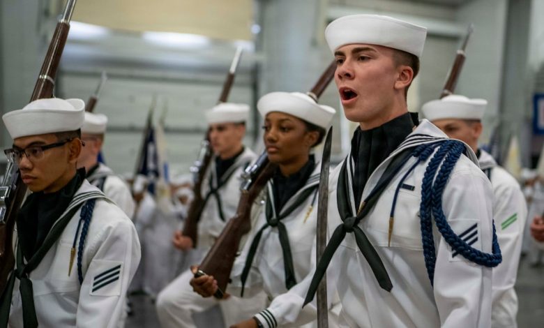Navy exceeds recruiting goal with over 45,000 new sailors Navy exceeds recruiting goal with over 45,000 new sailors